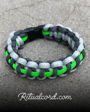 Pulsera Paracord Gris, Gris oscuro & Verde Energy Pulsera Paracord Gris, Gris oscuro & Verde Energy